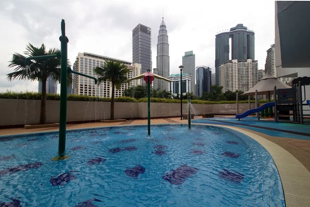 OYO Home 501 Luxury 1BR Crest Condo - photo 11