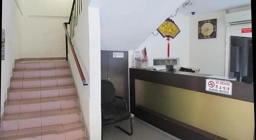 JRL Budget Inn Hotel - photo 8