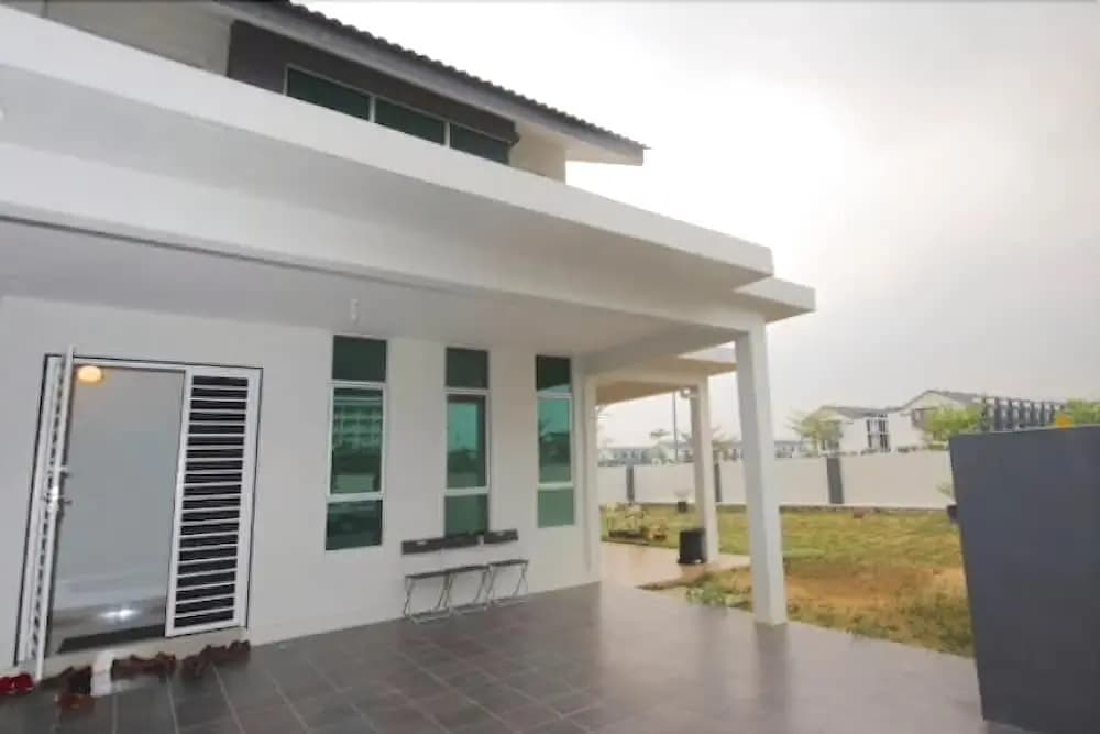Dr. Shaz Summer House - photo 1