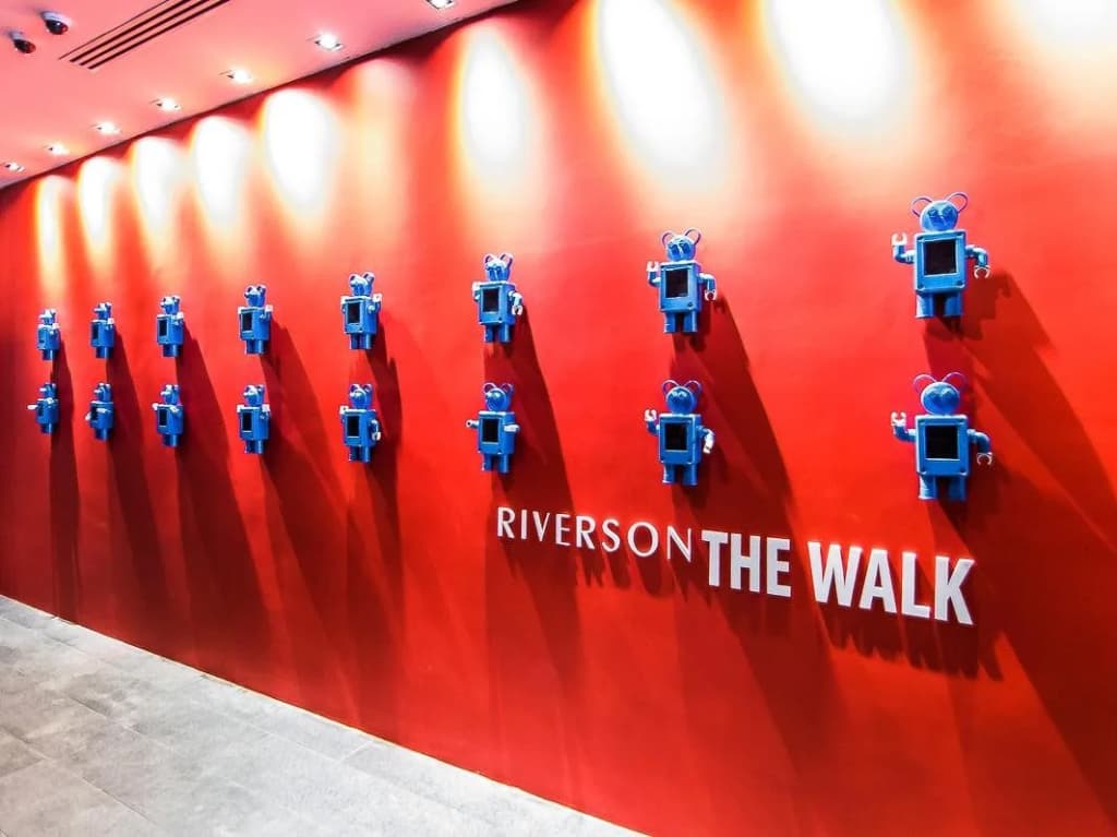 Marina Travellers Suite at Riverson Soho - photo 9