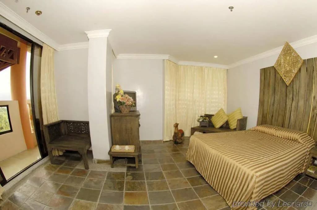 Eagle Bay Hotel - photo 3