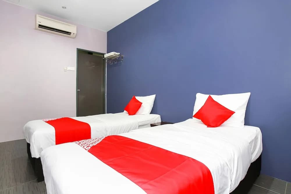 De Hotel by OYO Rooms - photo 1