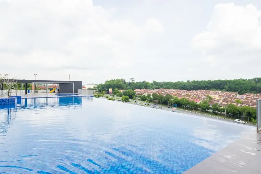 Omputeh Suite at Galleria - photo 10
