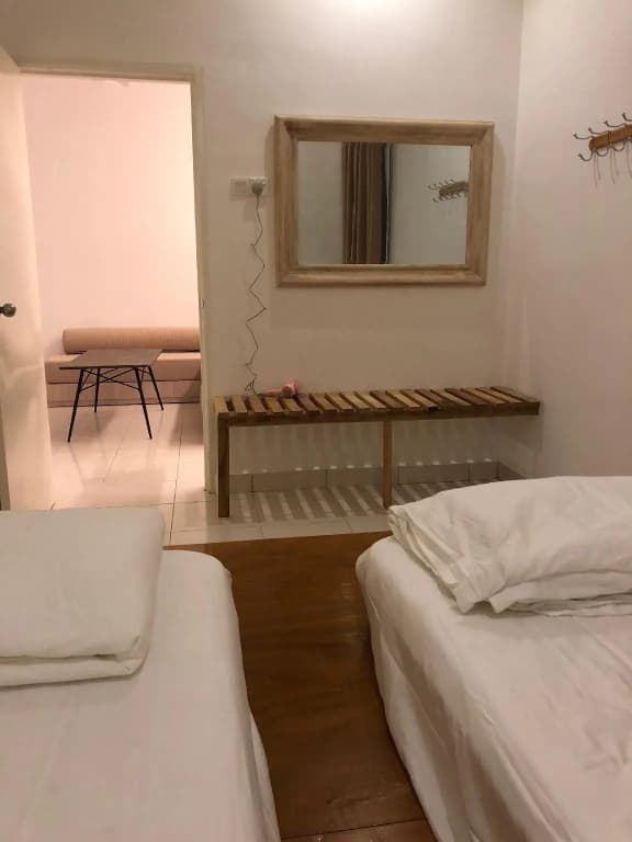 Brand New Apartment in Local Neighbourhood - photo 2