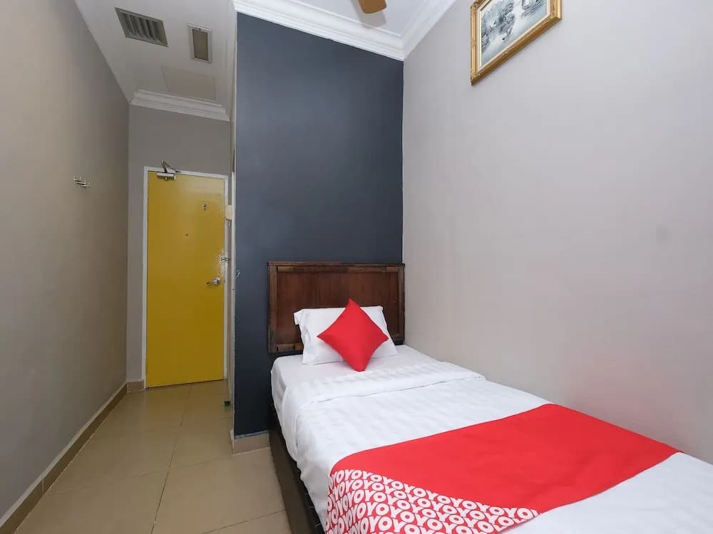 Nice Stay Hotel by OYO Rooms - photo 6