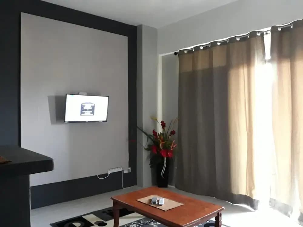 MODEST Studio Apartment - photo 4