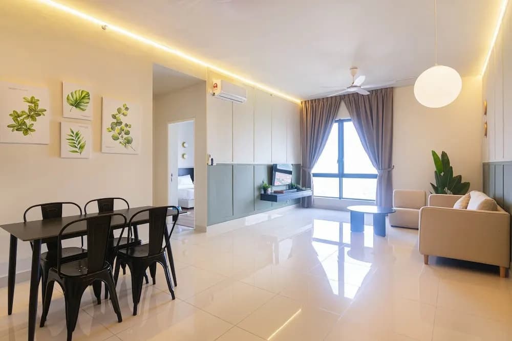 Modern 2BR Stay, Pool, Near Jonker St Melaka - photo 12