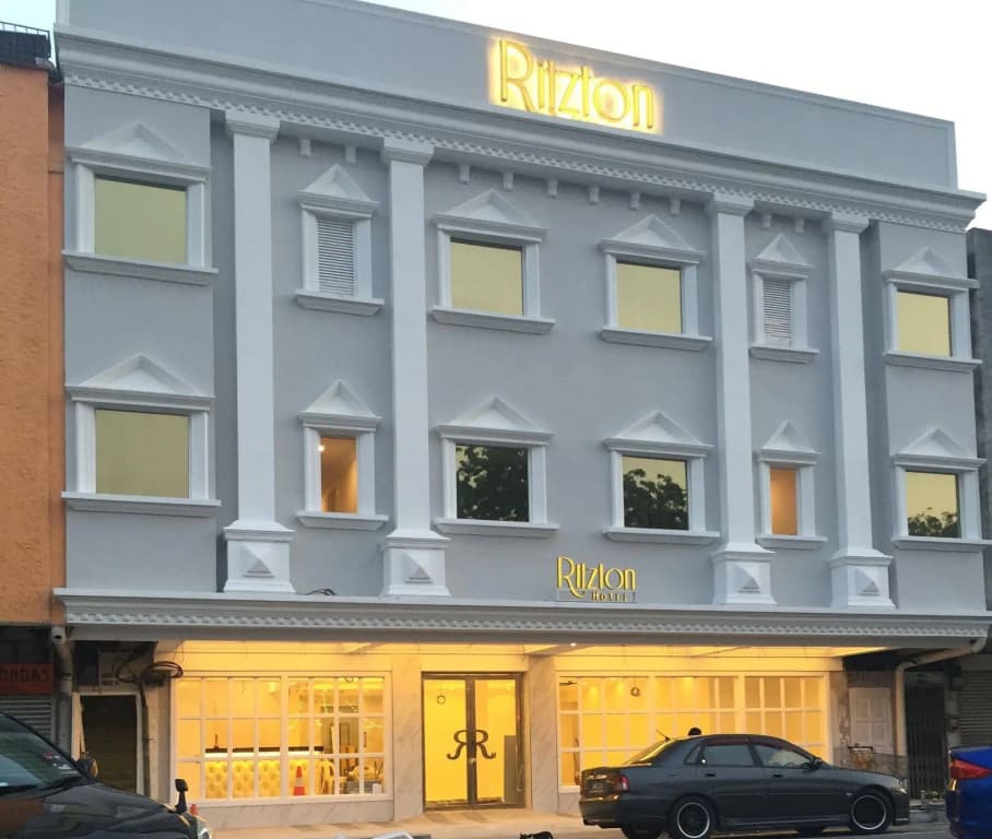 Ritzton Hotel - photo 1