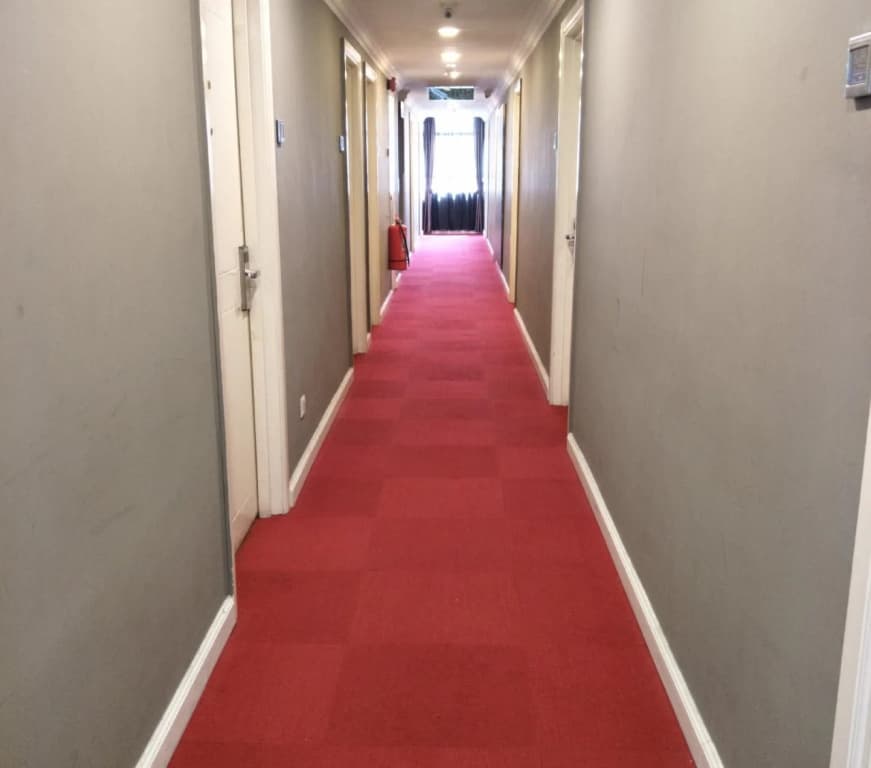 Manhattan Business Hotel Damansara Perdana - photo 14