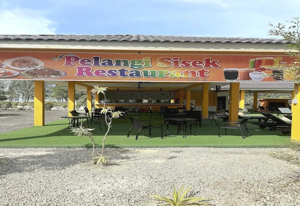 Capital O 90949 Pelangi Beach Resort Mersing - photo 19