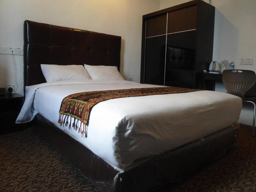 Regent Hotel - photo 3