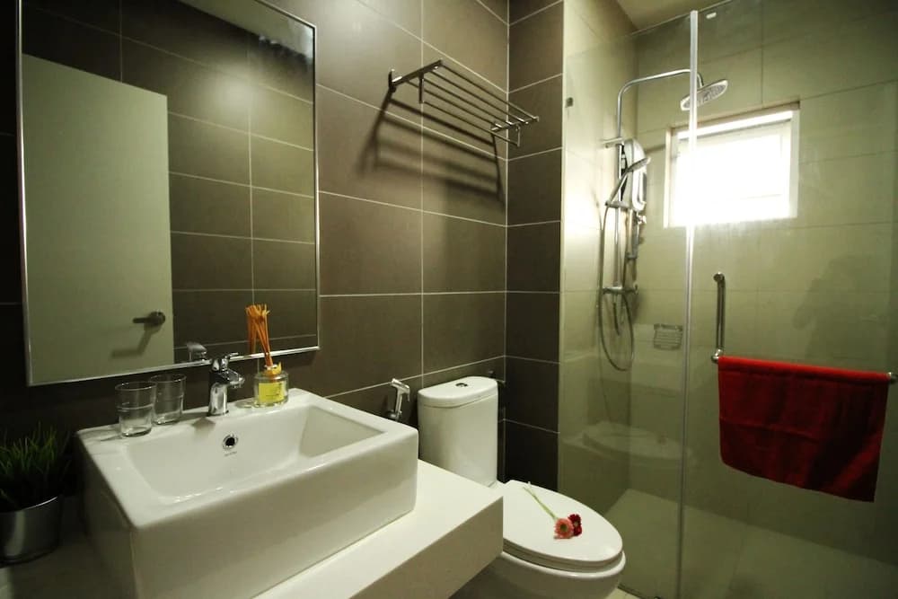 Sentrio Suites @ City Center by HnHCozy - photo 1