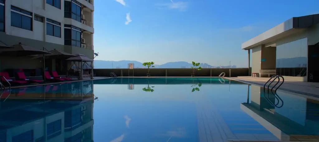 KL Plaza Suites - photo 4