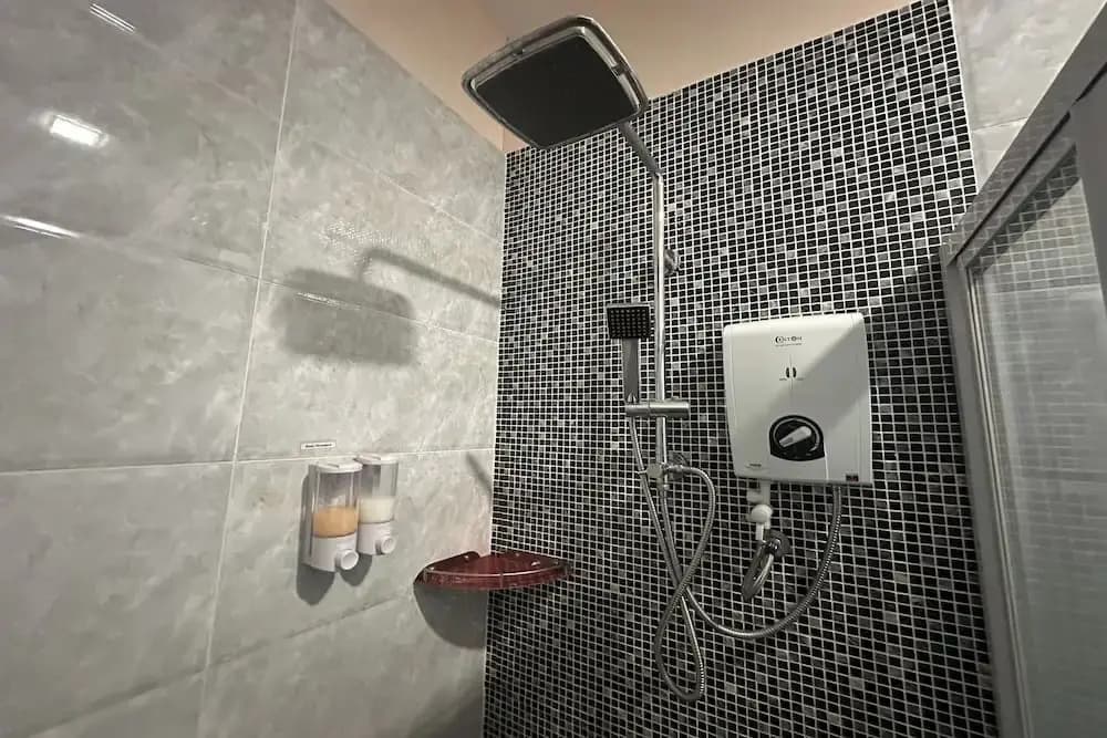 ABC Hostel at Alpha Bukit Serdang Seri Kembangan - photo 10