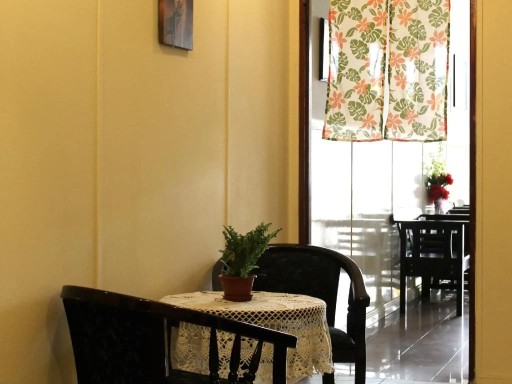 Victoria Hotel and Hostel - photo 12