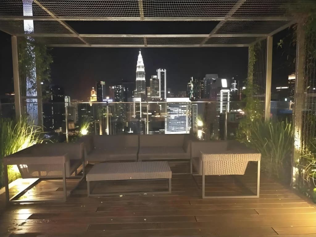 Ceylonz Suites by Perfect Host - photo 15