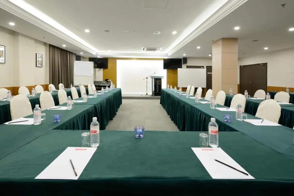 E-Red Hotel Kuantan - photo 8