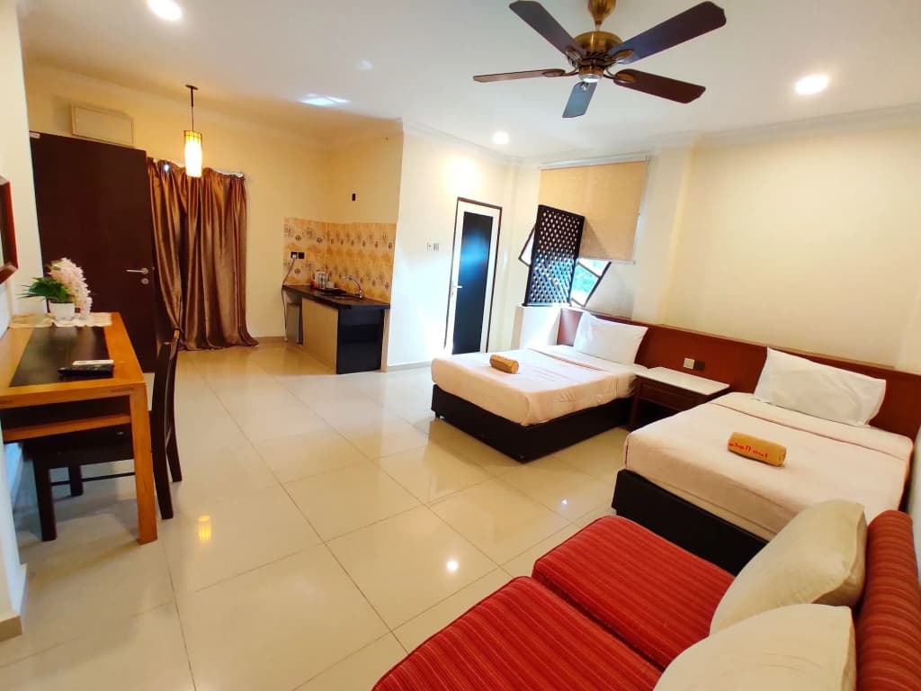 Shell Out Cenang Beach Resort - photo 17