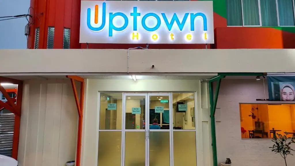 Uptown Hotel - photo 6