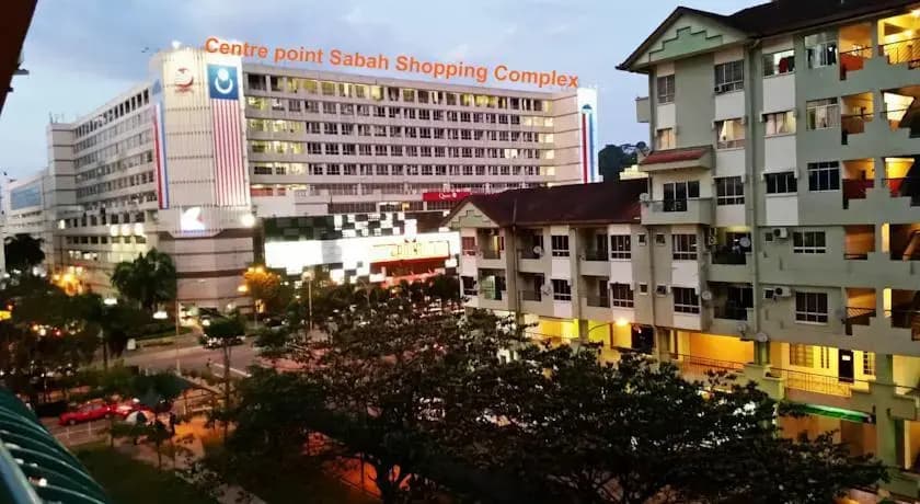 Waterfront Holiday Suites @ Marina Court Resort Kota Kinabalu - photo 1