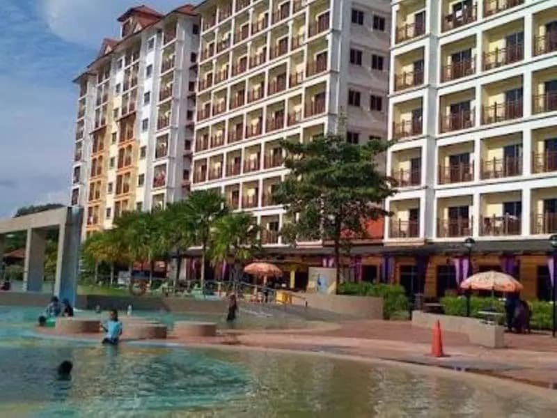 OYO 90301Suria Serv.Aptos@Bukit Merak Laketown Res - photo 1