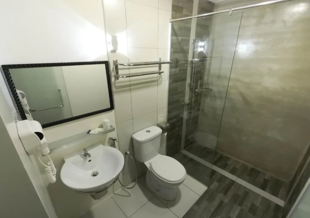 Baguss Hotel and Serviced Apartment - photo 9