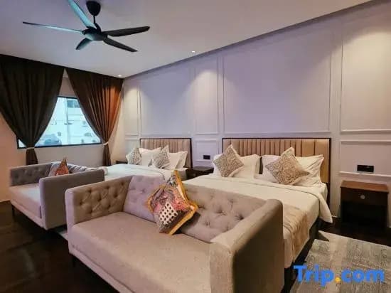 The Palm Suite At Lava Mansion - photo 3