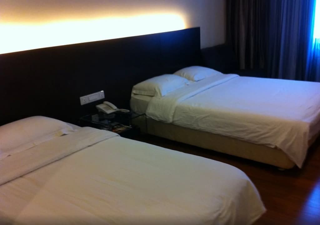 H-5 Inn - photo 5