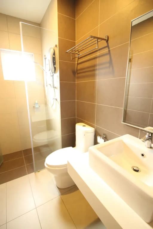 Sentrio Suites @ City Center by HnHCozy - photo 22