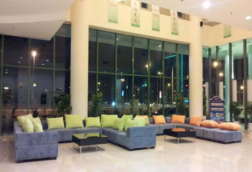 Swan Garden Hotel - photo 2