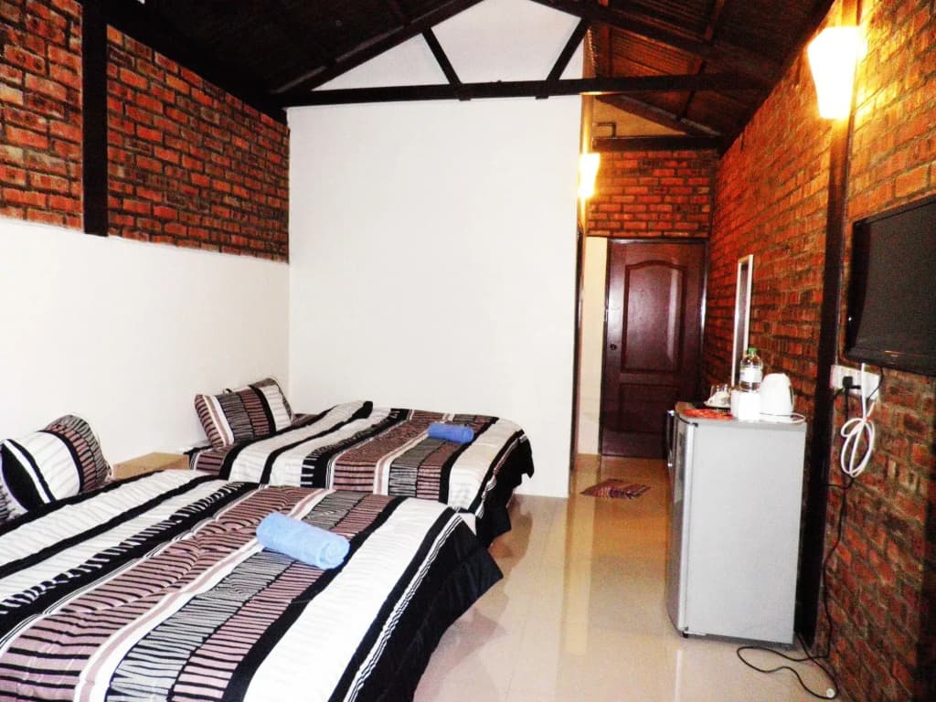 EFM Guest House - photo 5