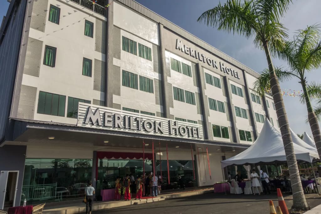 Merilton Hotel - photo 1