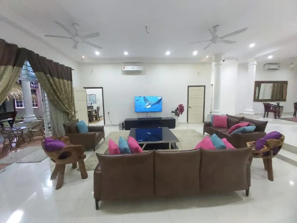 Homestay Villa Solihin Sungai Buloh - photo 10