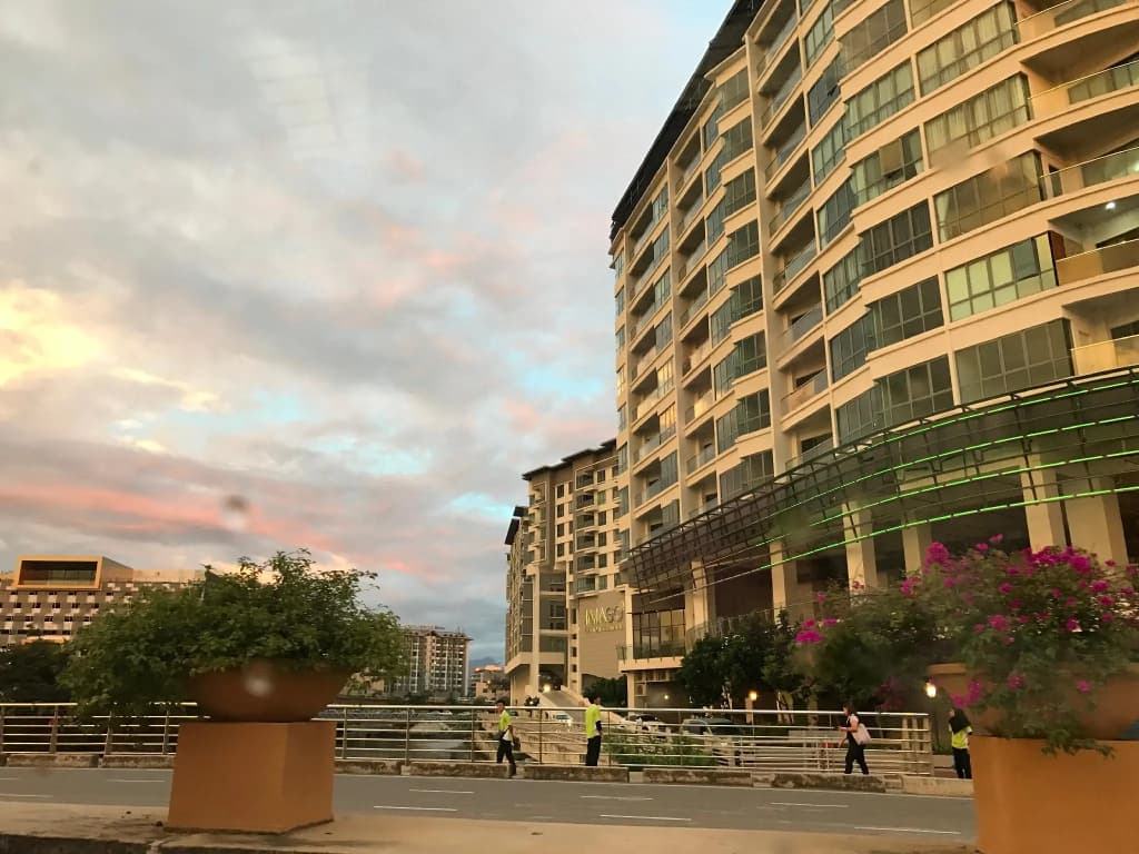 Sunset & Seaview Vacation Condo City Centre @ IMAGO Shopping Mall - photo 1