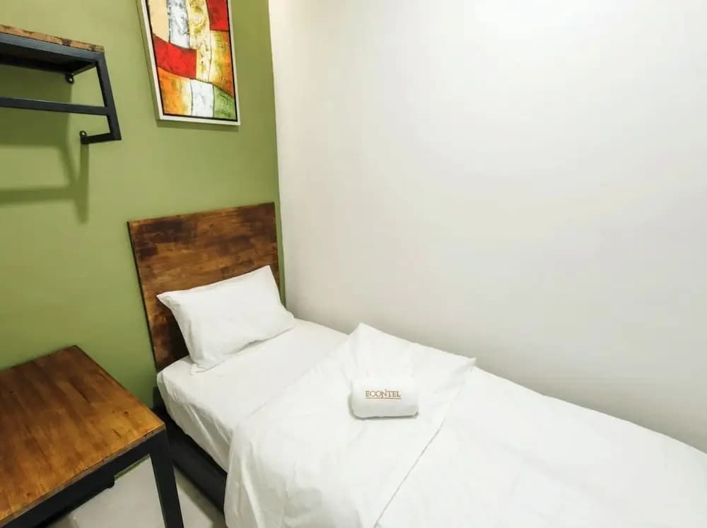 Econtel Queensbay - photo 5
