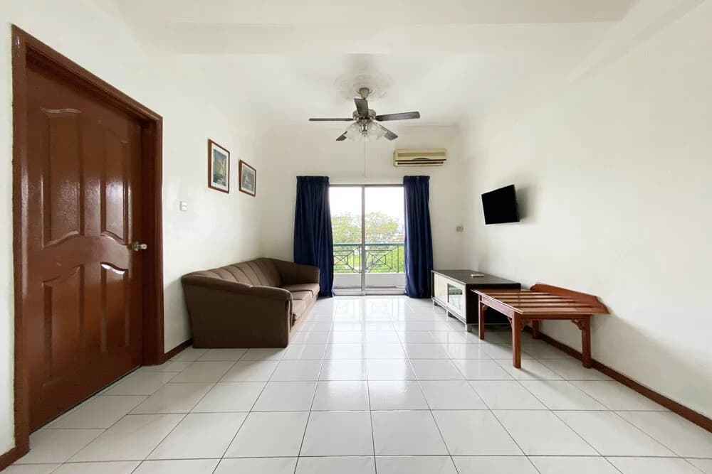 Api Api Guesthouse 533 by Oyo Rooms - photo 4