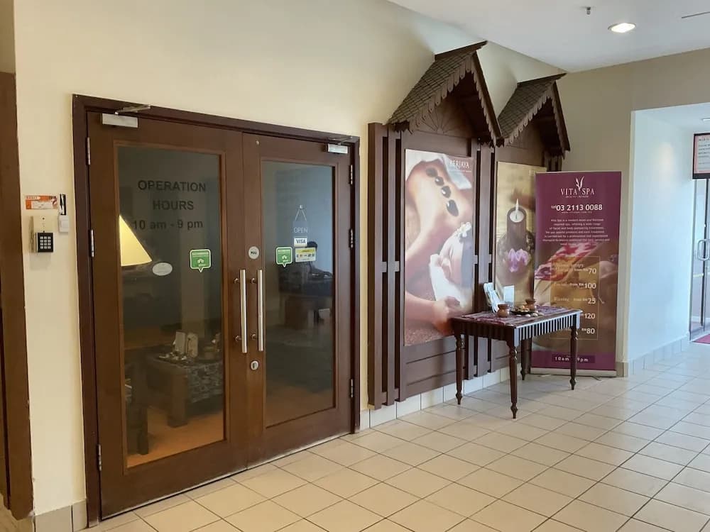 Glorious Service Suite At Times Square - photo 35