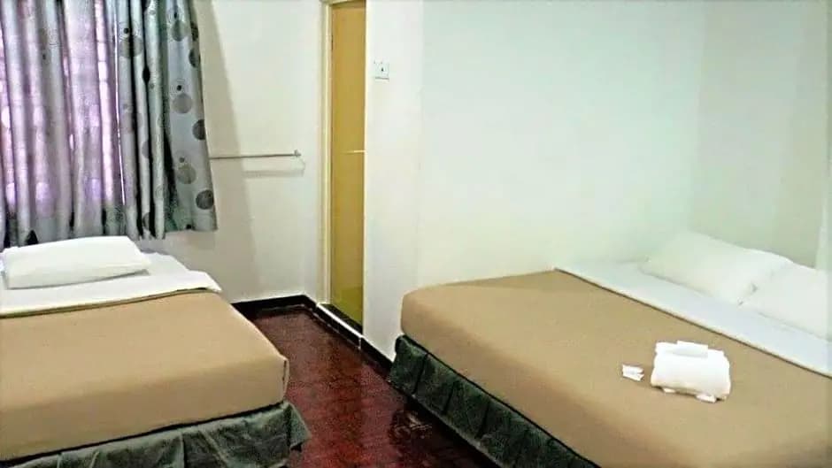 CasaPelindung Guesthouse - photo 12
