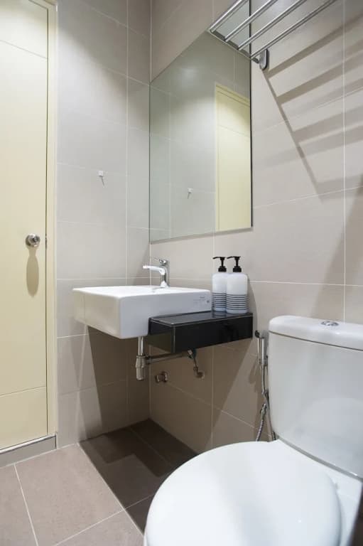 A9 Relax & Enjoy in a Luxury Condo near Jonker St - photo 10