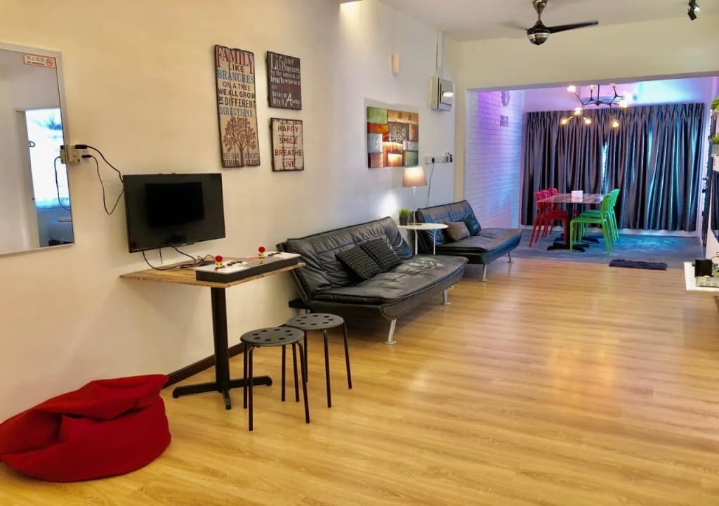 H & H Guesthouse 1 - photo 10