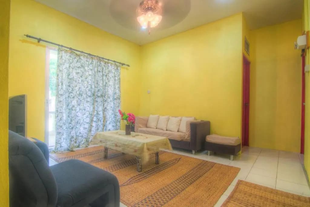 Budget Umi Homestay Kuching - photo 1