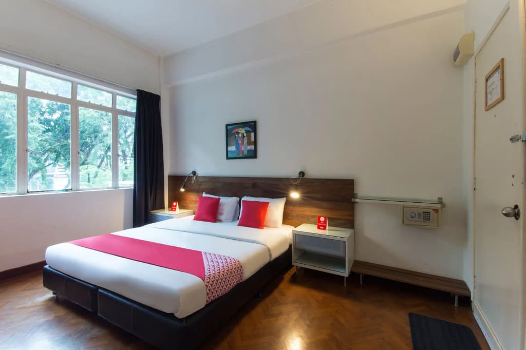 Lodge Paradize Hotel by OYO Rooms - photo 5