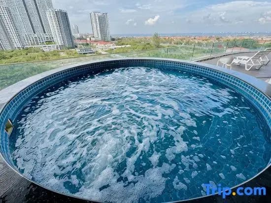 Island Plaza Seaview Family Suite l 5 Pax - photo 1