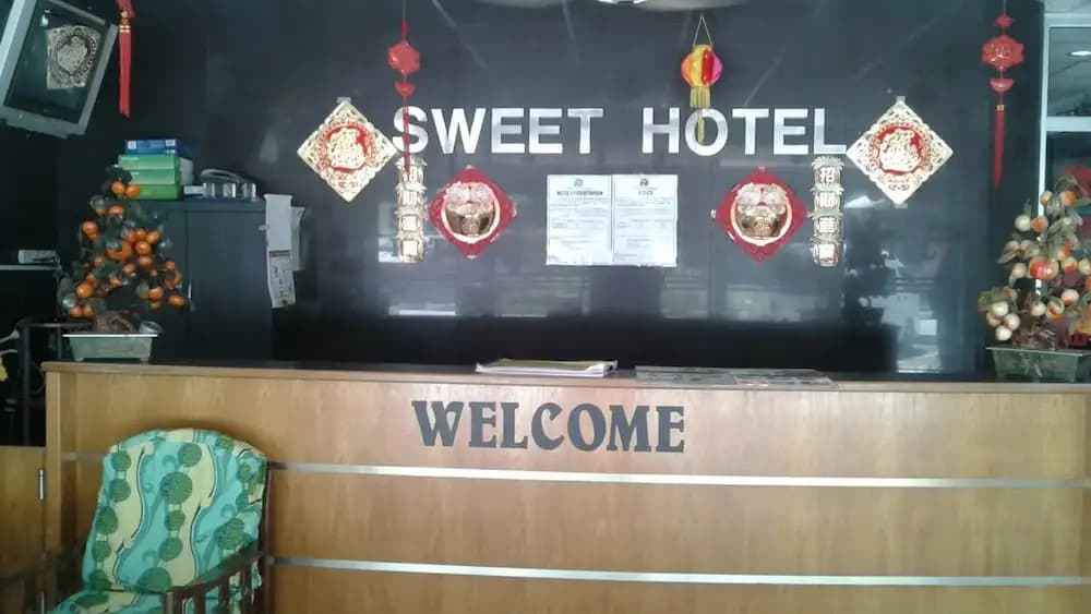 Sweet Hotel - photo 12