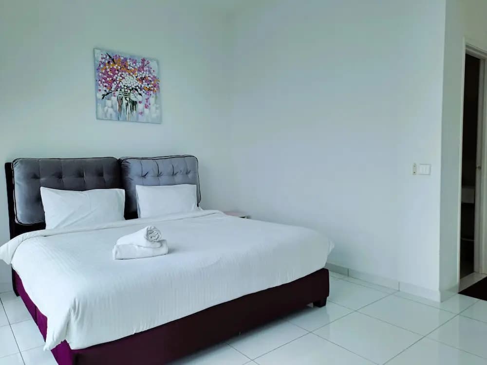 JB Bukit Indah Skyloft Suites - photo 3