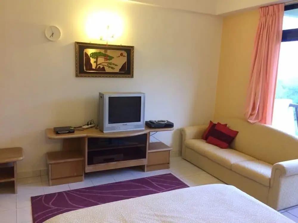 2 Bedrooms Apartment by Paul - photo 3