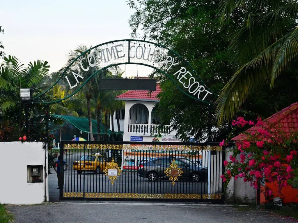 La Comme Country Resort - photo 1