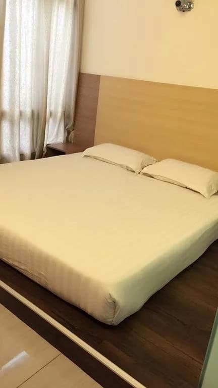 Dolphin Hotel - photo 1