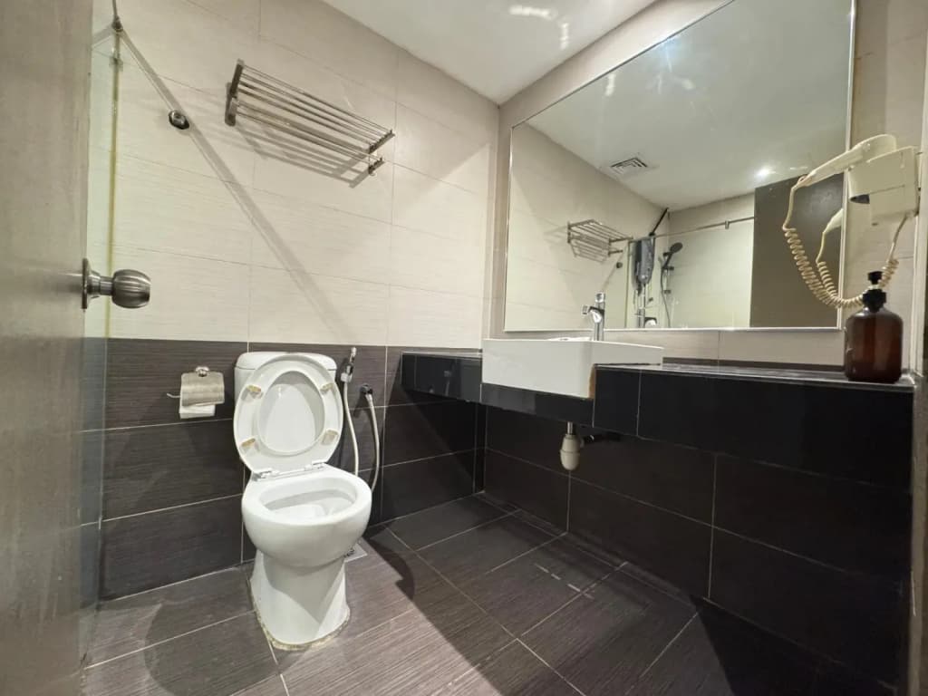 Kingston Hotel 6 @ Changkat Bukit Bintang - photo 9
