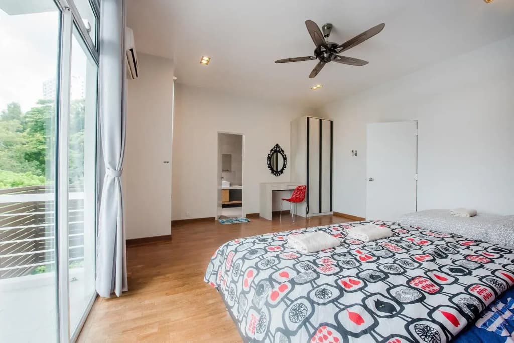 New Corner Shamrock Beach Villas Seaview - photo 4
